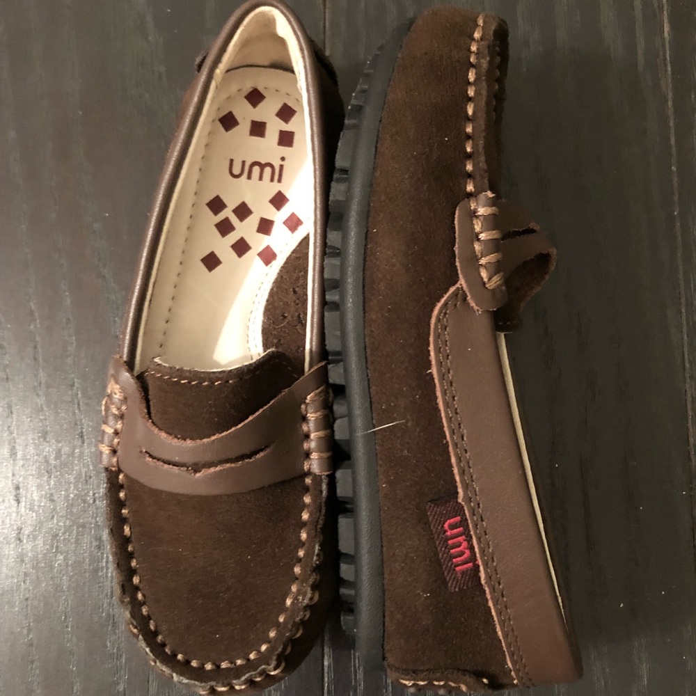 Ummi Toddler Boys Loafer (shade). Never worn